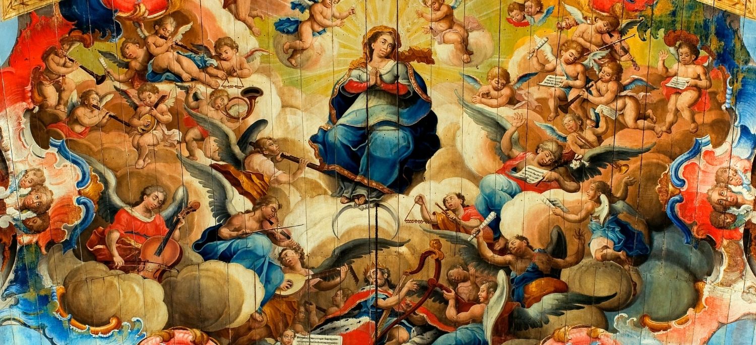 Afresco barroco com anjos músicos rodeando a Virgem, referência à tradição da música sacra
